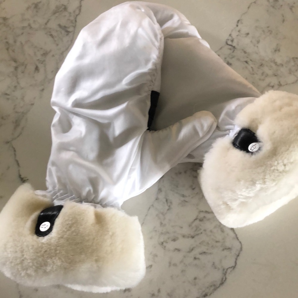 UGG mitts